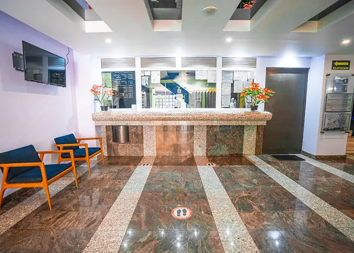 Embassy Hotel 3*