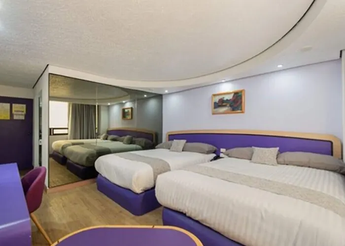 Hotel Embassy